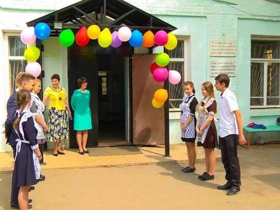 Школа №6 Вышнего Волочка Тверской области отметила 120-летие