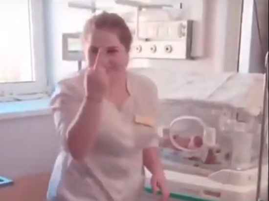 Медсестры со скандального видео в ульяновском роддоме уволились