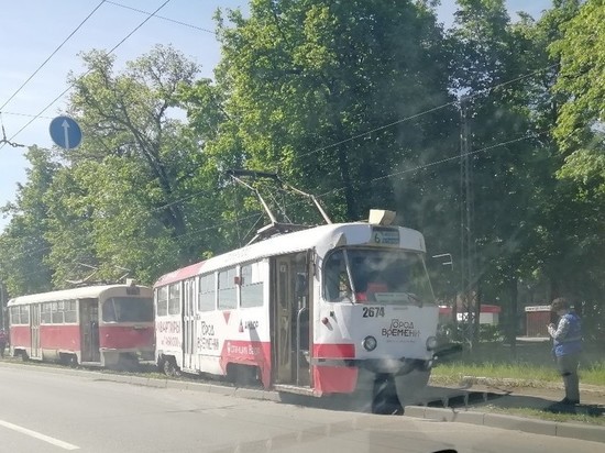 Трамвай сошел с рельсов в Нижнем Новгороде