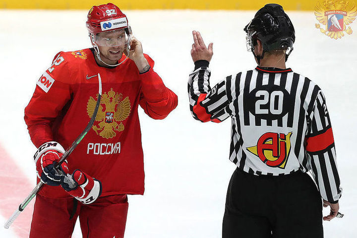 В полуфинале чемпионата мира по хоккею играют Россия - Финляндия