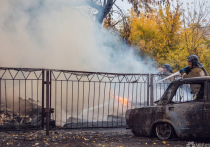В воскресенье в 2:55 жители Белова сообщили МЧС о горящем отечественном автомобиле на улице Коломенской
