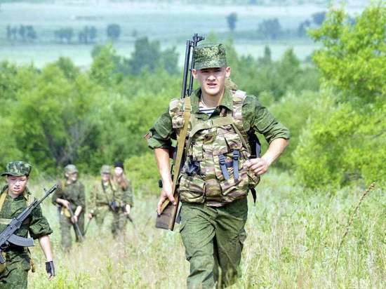 В Тверской области школьников на пять дней отправят в военную часть