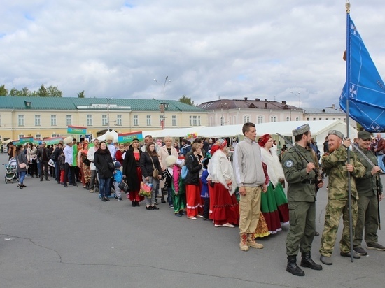 В Петрозаводске впервые прошёл парад национальностей