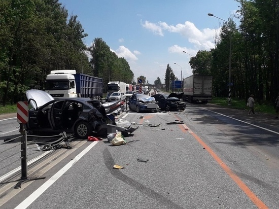 Стали известны подробности массовой аварии в Тверской области