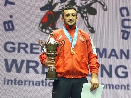 Заур Кабалоев завоевал на турнире среди борцов в Казахстане