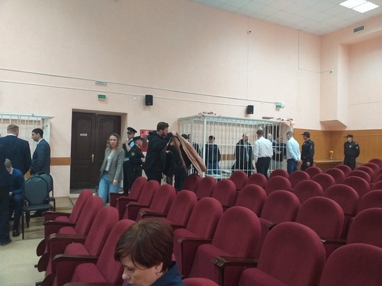 В Кемерове началось очередное судебное заседание по делу о пожаре в "Зимней Вишне"