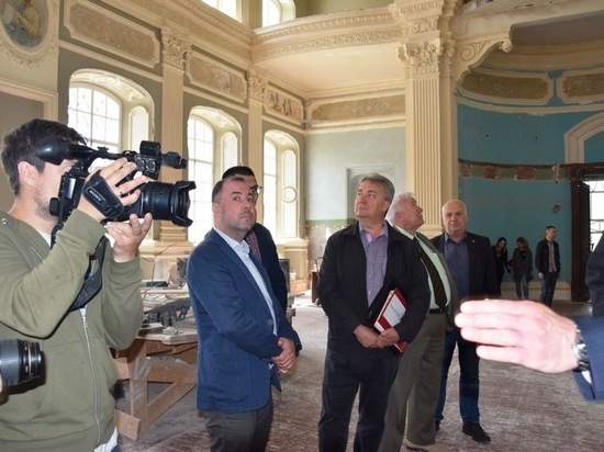 Комиссия проверила работы по реставрации Петропавловского храма в Ярославле