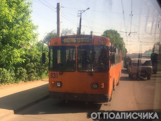 В Смоленске в ДТП попал троллейбус