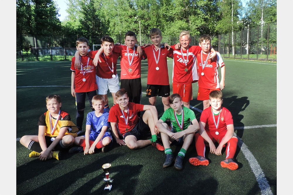 В Смоленске юные футболисты борются за призовые места "Кожаного мяча"