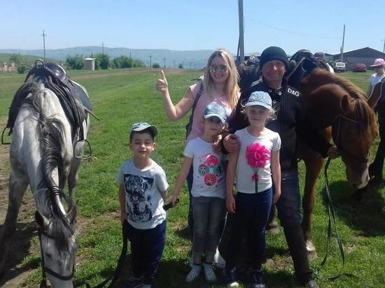 Филиал «РусГидро» организовал несколько экскурсий по Кавказу для детей
