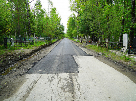 На кладбищах Хабаровска начался ремонт дорог