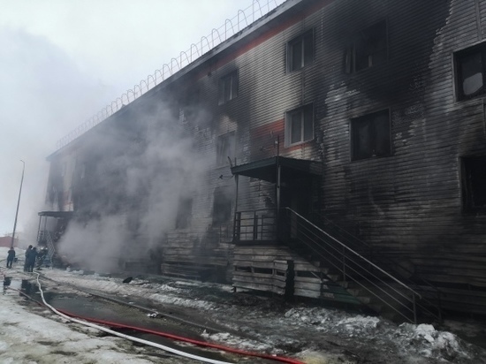 Шесть человек спасли из горящего дома в селе Гыда