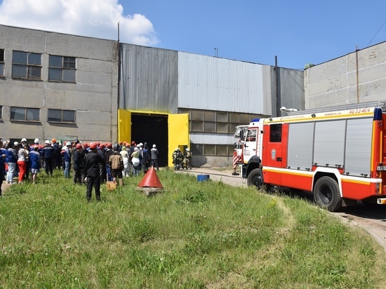 Из «горящего» здания в Саранска спасли двух человек
