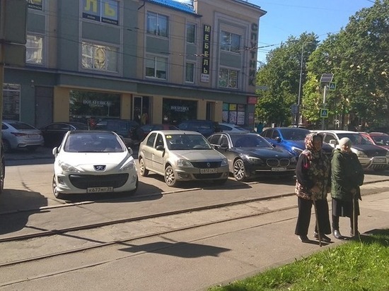 В Калининграде интимный автобус покинул свою стоянку