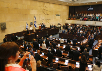 В ночь с 29 на 30 мая 2019 года в Израиле произошло событие, не имеющее прецедентов в истории страны — да и с любой точки зрения экстраординарное: избранный лишь менее двух месяцев назад, 9 апреля, парламент принял закон о самороспуске