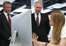 На совещании в компьютерной "Школе 21" Владимир Путин рассказал, как стать властелином мира: для этого нужно получить монополию в сфере искусственного интеллекта
