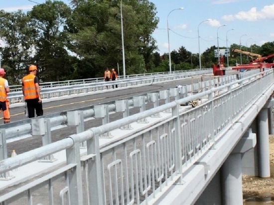 Автомобильный мост откроют раньше срока в Абинском районе