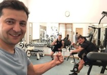 Президент Украины Владимир Зеленский разместил в соцсети фотографию своей спортивной тренировки в спортзале президентской администрации
