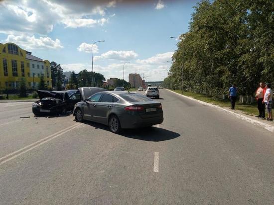 В Саранске водитель «Форда» разбил две машины и покалечил человека