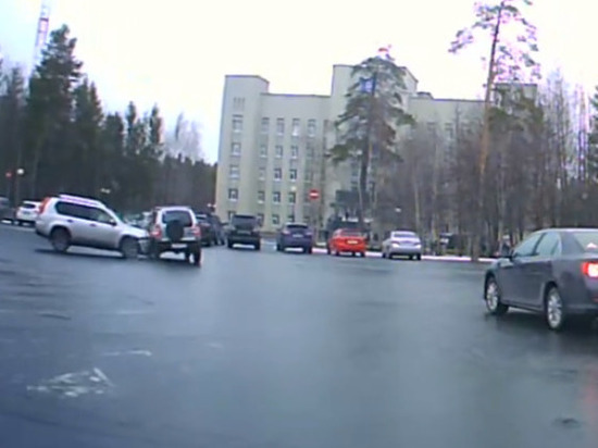 ДТП возле администрации Ноябрьска попало на камеры