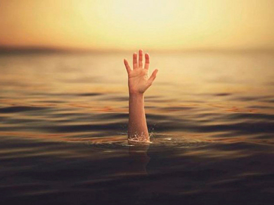 Ребенок утонул во время купания в реке в Тверской области