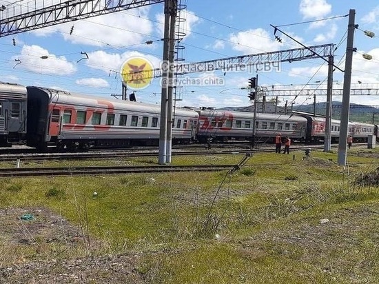 Поезд, застрявший в Куэнге из-за схода вагонов, покинул Сретенский район