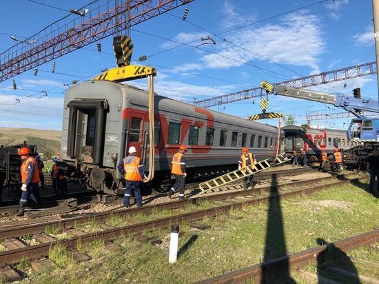 Пассажирам сошедшего с путей поезда в Забайкалье раздали 450 сухпайков
