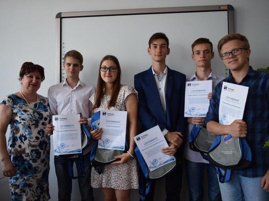 Филиал «РусГидро» выдал сертификаты выпускникам энергокласса в Невинномысске