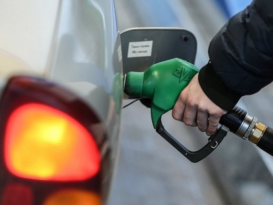 В Хабаровске продолжает дорожать бензин