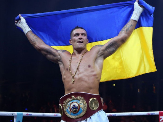 Украинского боксера Усика лишили титула чемпиона Украинского боксера Усика лишили титула чемпиона