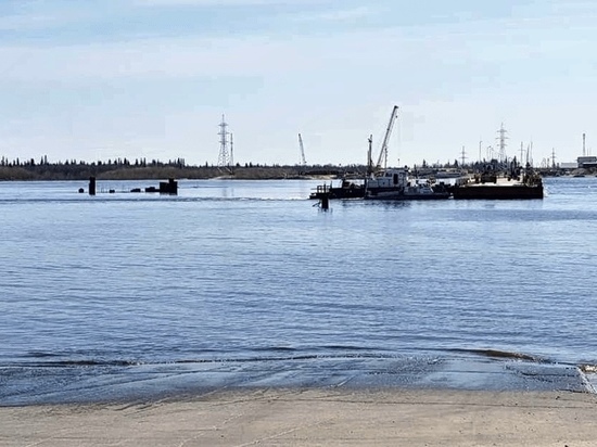 Наплавной мост через Пур восстановят к концу недели