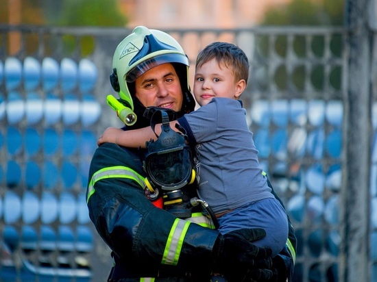Вытащил с того света: тверской пожарный рассказал, как спас жизнь человеку