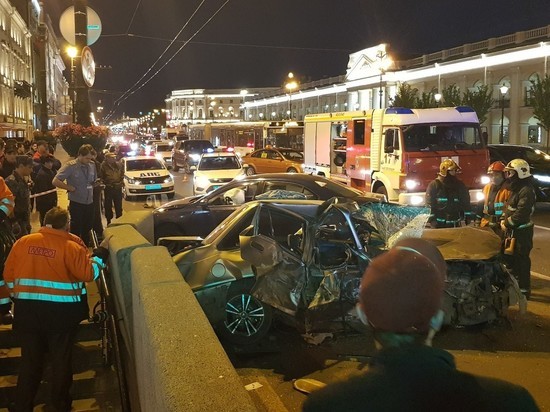 Вновь заговорить о небезопасности главной магистрали Санкт-Петербурга заставила очередная крупная авария