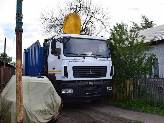 Омским погорельцам регоператор бесплатно вывез строительный мусор