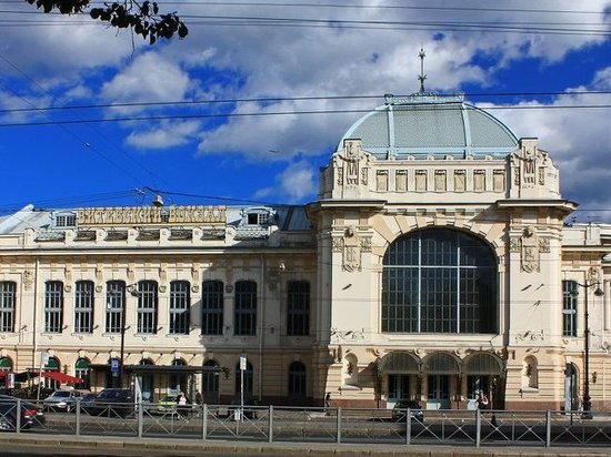 Охранника Витебского вокзала наказали за нападение на пассажирку