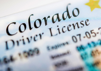 В Колорадо принят закон, увеличивающий число пунктов, где нелегалы могут получить водительские права и другие виды удостоверения личности