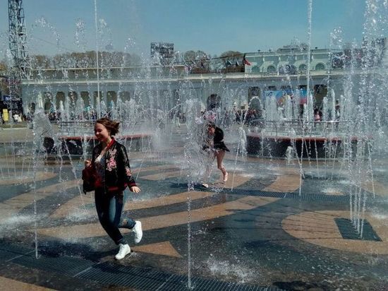Пешеходный фонтан на набережной Хабаровска остановлен на профилактику