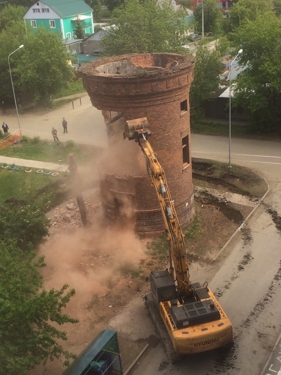 Екатеринбуржцы не смогли предотвратить снос башни на Сортировке