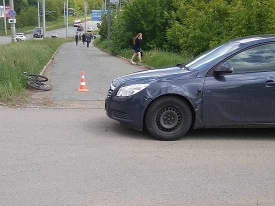В Ижевске по вине водителя авто велосипедист сбил пешехода