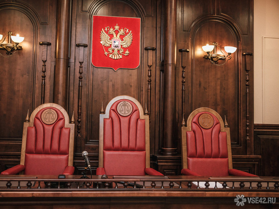 В Новокузнецке мама первоклассника судится со школой