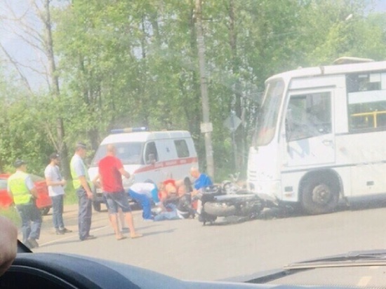 Мотоциклист в Ярославле попал под маршрутку