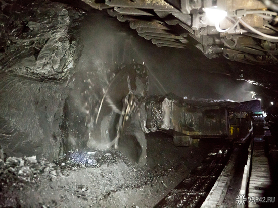 Подземные работы возобновят после ЧП на кузбасской шахте