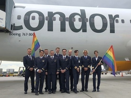 Пилоты женщины, бортпроводники-геи — Кондор против гомофобии