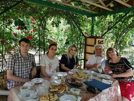 Ветеран раскрыл секрет долголетия студентам Президентской академии на КМВ Ветеран раскрыл секрет долголетия студентам Президентской академии на КМВ