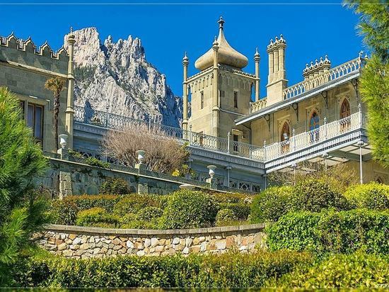 После дождя: экспонатам Воронцовского дворца в Алупке нанесен урон