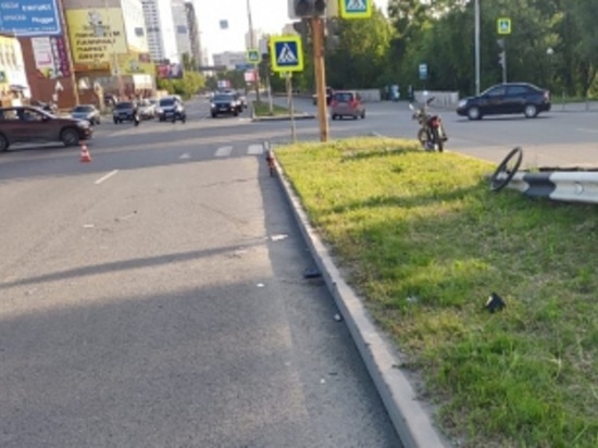 В Екатеринбурге водитель Lada Granta насмерть сбил велосипедиста В Екатеринбурге водитель Lada Granta насмерть сбил велосипедиста