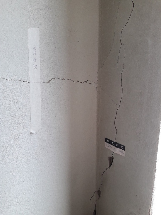 Здание школы искусств в Кондопоге пошло трещинами из-за работ на первом этаже