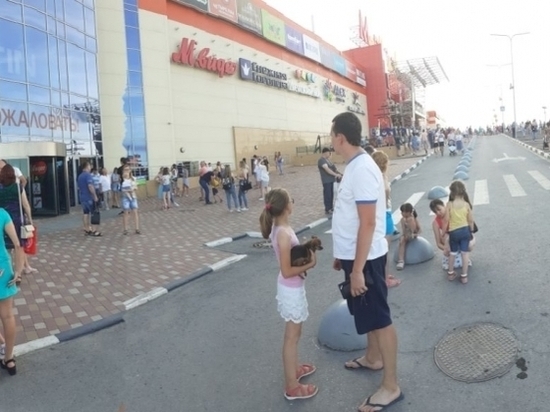 В Волгограде эвакуировали посетителей торгового центра из-за задымления