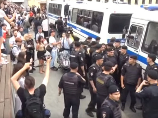 Полиция Москвы отпустила большинство задержанных на несогласованной акции