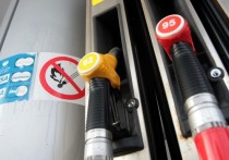 Неоднократно замечал, что на разных АЗС одной и той же топливной компании цены на бензин могут различаться